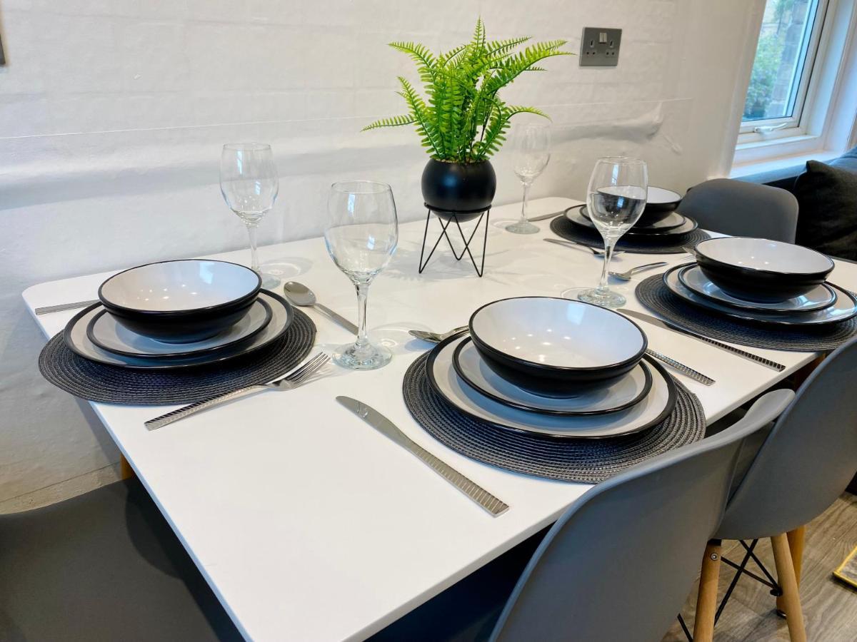 Chic Apartment In Central Bournemouth With Parking Buitenkant foto